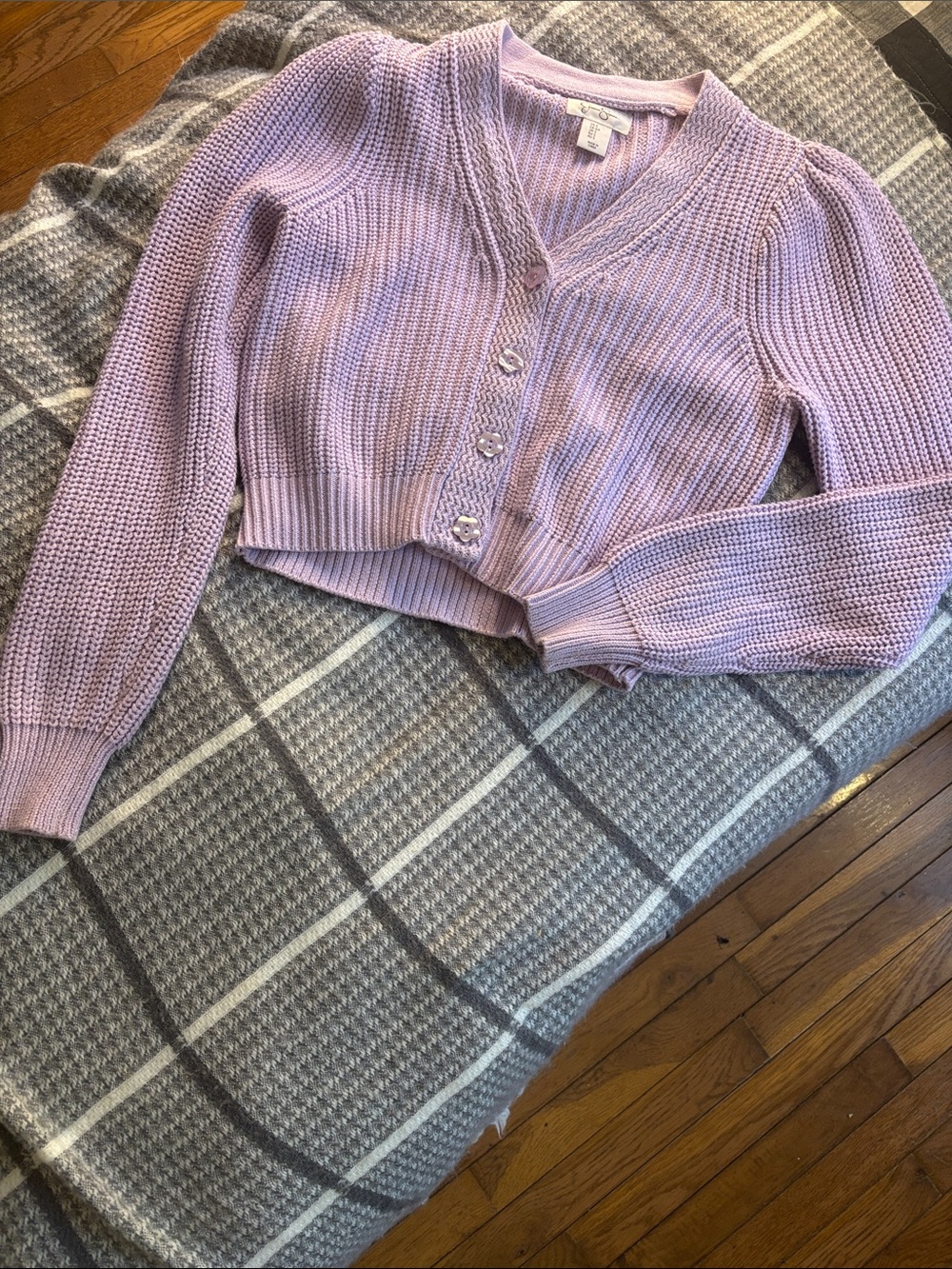 Jessica Simpson Lavender Cropped V-Neck Button Cardigan